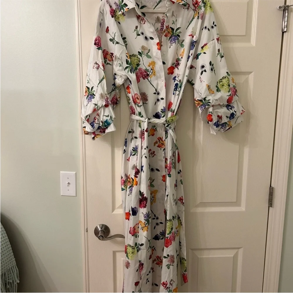 Alice + Olivia White Floral Maxi Shirt Dress with Side Slit - Picture 6 of 12
